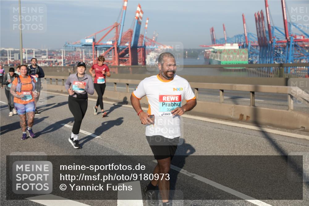 03.10.2025 - Köhlbrandbrückenlauf Yannick Fuchs http://msf.ph/oto/9180973 03.10.2025 08:55:46 Position 2 3346 meine-sportfotos.de