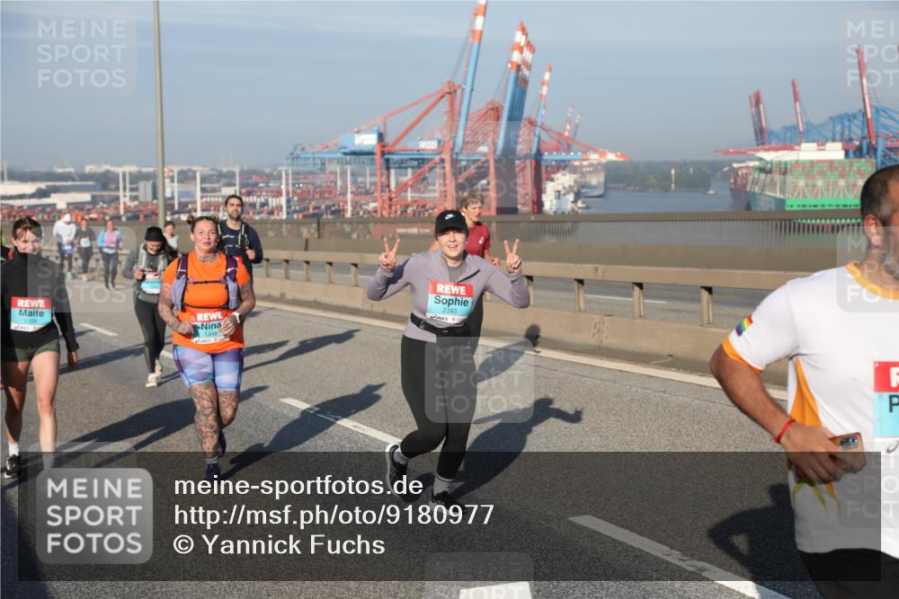 03.10.2025 - Köhlbrandbrückenlauf Yannick Fuchs http://msf.ph/oto/9180977 03.10.2025 08:55:46 Position 2 1348, 2393 meine-sportfotos.de