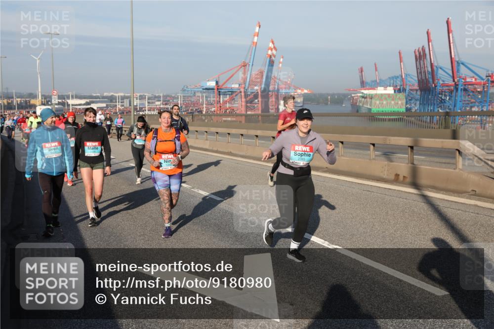 03.10.2025 - Köhlbrandbrückenlauf Yannick Fuchs http://msf.ph/oto/9180980 03.10.2025 08:55:47 Position 2 1348, 2393 meine-sportfotos.de