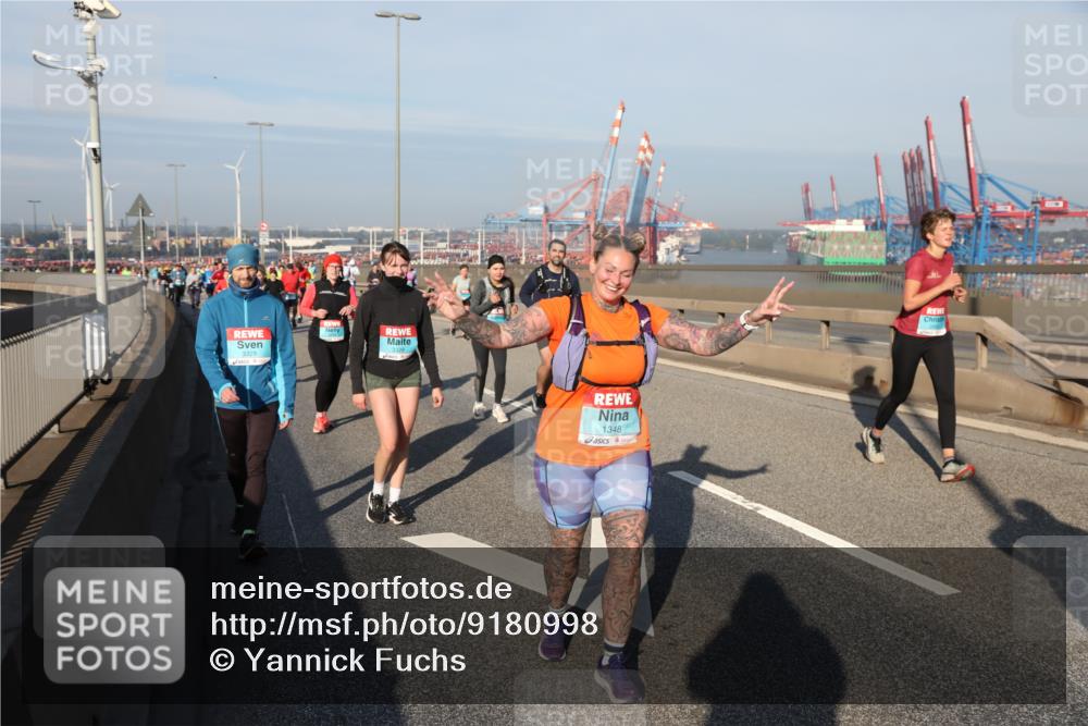 03.10.2025 - Köhlbrandbrückenlauf Yannick Fuchs http://msf.ph/oto/9180998 03.10.2025 08:55:49 Position 2 3329, 3328, 1348 meine-sportfotos.de
