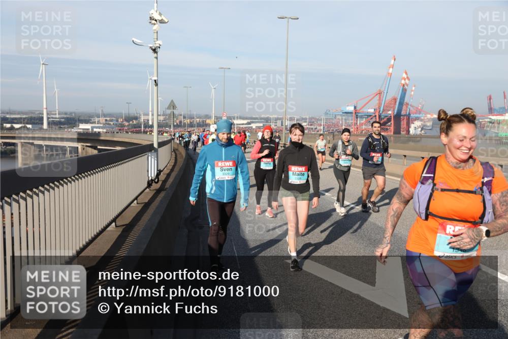 03.10.2025 - Köhlbrandbrückenlauf Yannick Fuchs http://msf.ph/oto/9181000 03.10.2025 08:55:49 Position 2 3329, 1 meine-sportfotos.de