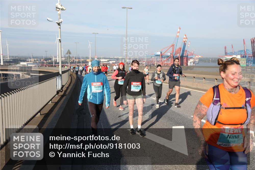 03.10.2025 - Köhlbrandbrückenlauf Yannick Fuchs http://msf.ph/oto/9181003 03.10.2025 08:55:49 Position 2 3329, 3328, 1348 meine-sportfotos.de
