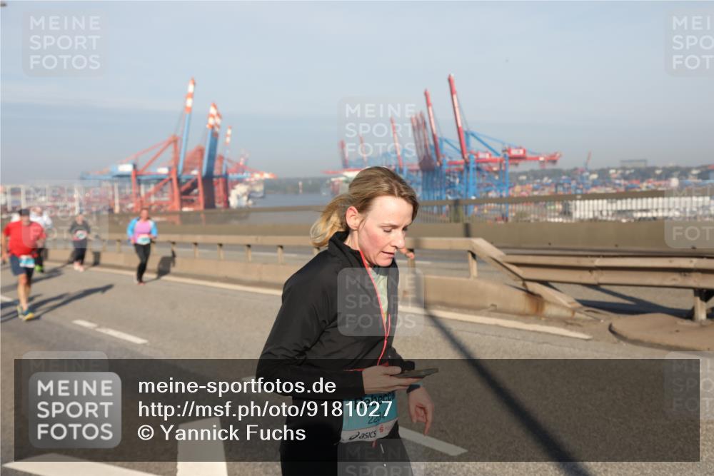 03.10.2025 - Köhlbrandbrückenlauf Yannick Fuchs http://msf.ph/oto/9181027 03.10.2025 08:55:54 Position 2 2284 meine-sportfotos.de