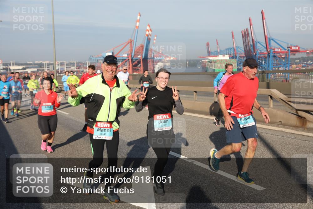 03.10.2025 - Köhlbrandbrückenlauf Yannick Fuchs http://msf.ph/oto/9181051 03.10.2025 08:55:58 Position 2 3241, 3242, 2680 meine-sportfotos.de