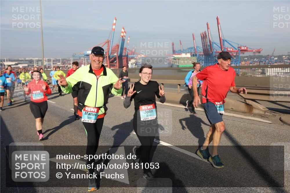 03.10.2025 - Köhlbrandbrückenlauf Yannick Fuchs http://msf.ph/oto/9181053 03.10.2025 08:55:58 Position 2 3241, 3242 meine-sportfotos.de