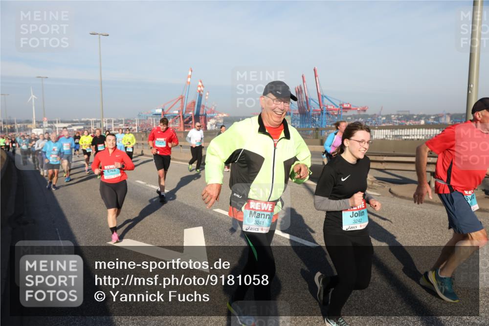 03.10.2025 - Köhlbrandbrückenlauf Yannick Fuchs http://msf.ph/oto/9181058 03.10.2025 08:55:59 Position 2 3241, 3242 meine-sportfotos.de