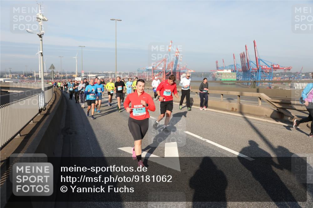 03.10.2025 - Köhlbrandbrückenlauf Yannick Fuchs http://msf.ph/oto/9181062 03.10.2025 08:55:59 Position 2 1863 meine-sportfotos.de
