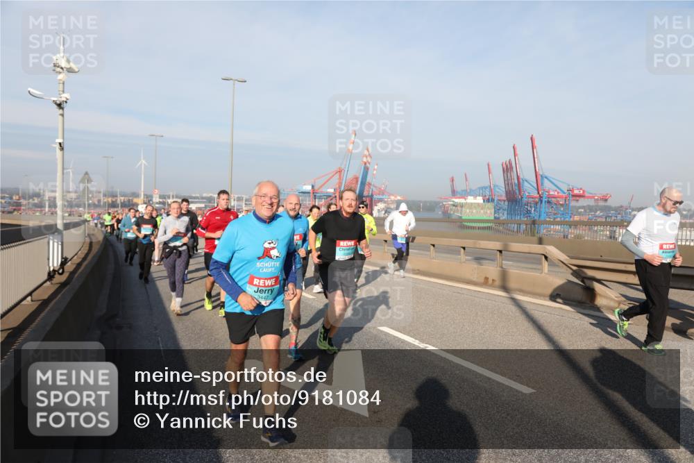 03.10.2025 - Köhlbrandbrückenlauf Yannick Fuchs http://msf.ph/oto/9181084 03.10.2025 08:56:02 Position 2 3447 meine-sportfotos.de