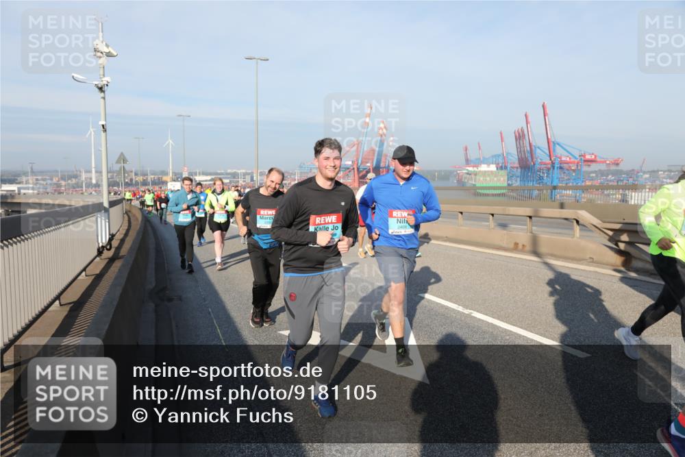 03.10.2025 - Köhlbrandbrückenlauf Yannick Fuchs http://msf.ph/oto/9181105 03.10.2025 08:56:06 Position 2 2409 meine-sportfotos.de