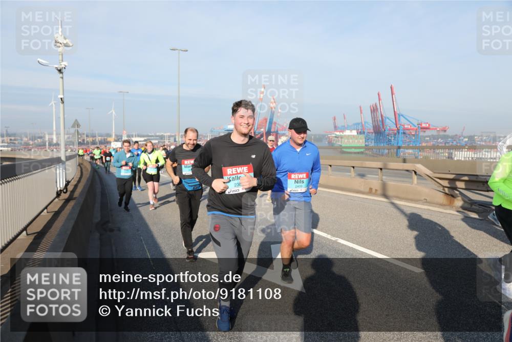 03.10.2025 - Köhlbrandbrückenlauf Yannick Fuchs http://msf.ph/oto/9181108 03.10.2025 08:56:06 Position 2 238, 2409 meine-sportfotos.de