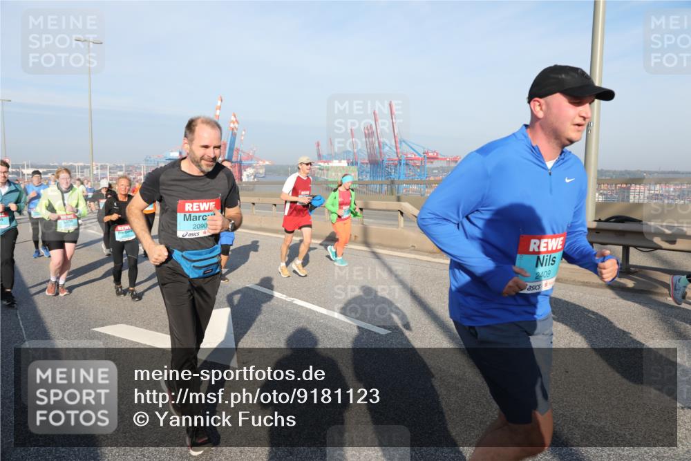 03.10.2025 - Köhlbrandbrückenlauf Yannick Fuchs http://msf.ph/oto/9181123 03.10.2025 08:56:08 Position 2 2090, 2409 meine-sportfotos.de