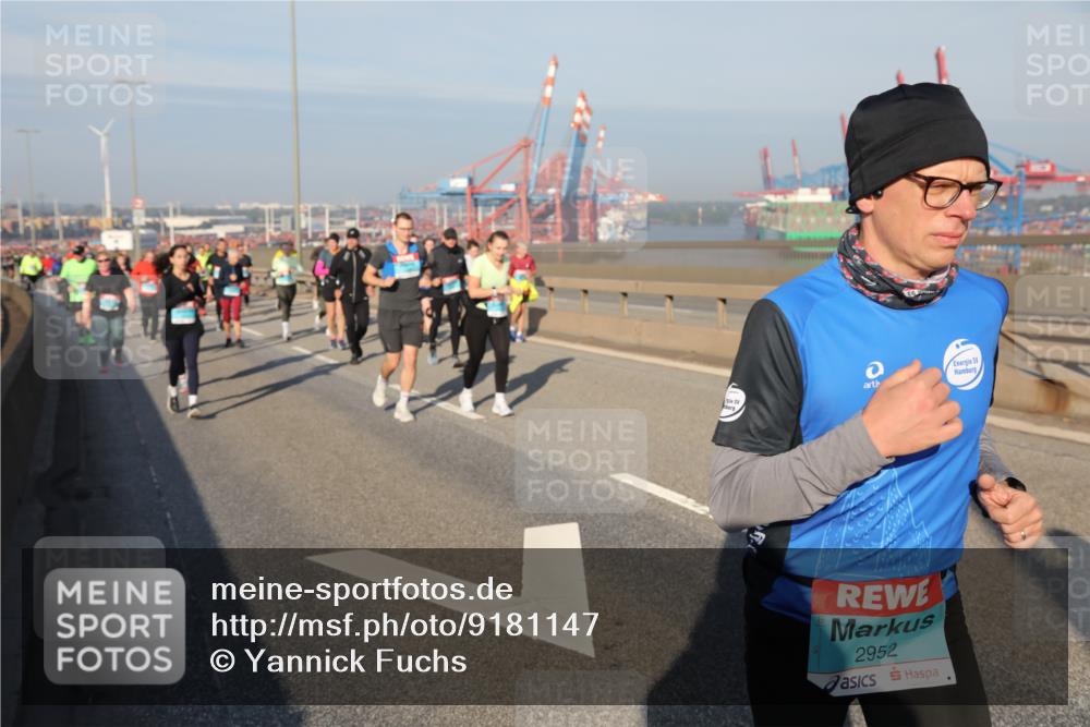 03.10.2025 - Köhlbrandbrückenlauf Yannick Fuchs http://msf.ph/oto/9181147 03.10.2025 08:56:12 Position 2 2952 meine-sportfotos.de
