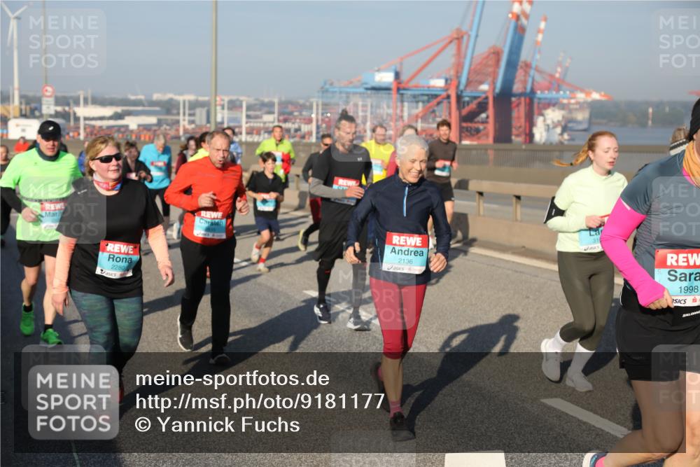 03.10.2025 - Köhlbrandbrückenlauf Yannick Fuchs http://msf.ph/oto/9181177 03.10.2025 08:56:18 Position 2 2280, 2136, 31, 1998 meine-sportfotos.de