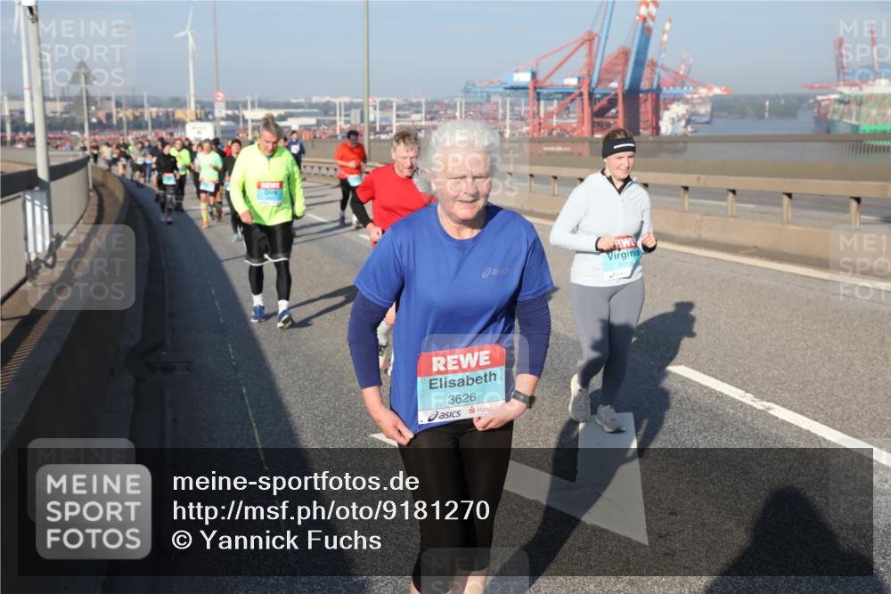 03.10.2025 - Köhlbrandbrückenlauf Yannick Fuchs http://msf.ph/oto/9181270 03.10.2025 08:56:33 Position 2 3626, 2286 meine-sportfotos.de