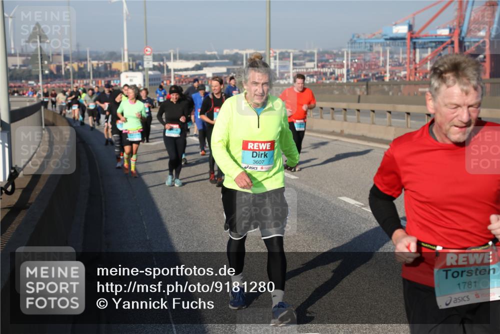 03.10.2025 - Köhlbrandbrückenlauf Yannick Fuchs http://msf.ph/oto/9181280 03.10.2025 08:56:35 Position 2 3607, 1781 meine-sportfotos.de
