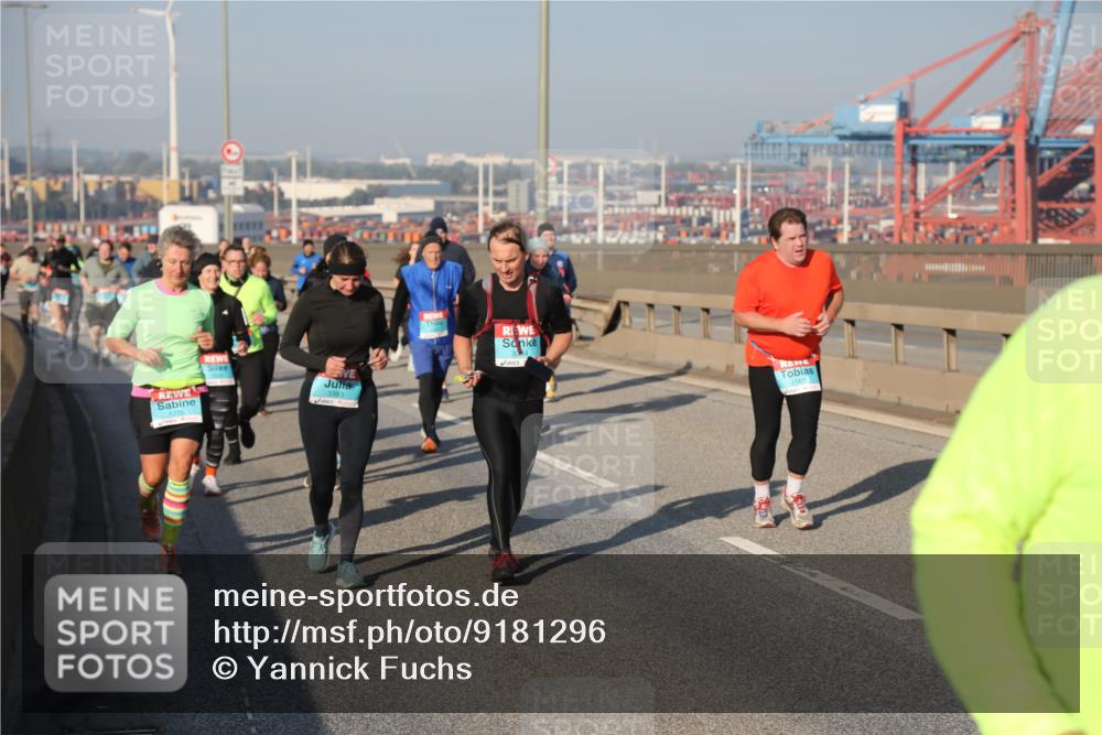 03.10.2025 - Köhlbrandbrückenlauf Yannick Fuchs http://msf.ph/oto/9181296 03.10.2025 08:56:37 Position 2 3383, 2163 meine-sportfotos.de