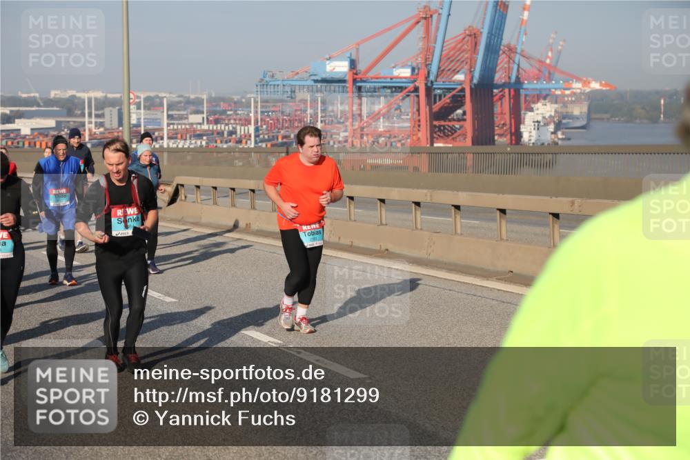 03.10.2025 - Köhlbrandbrückenlauf Yannick Fuchs http://msf.ph/oto/9181299 03.10.2025 08:56:37 Position 2 2163 meine-sportfotos.de