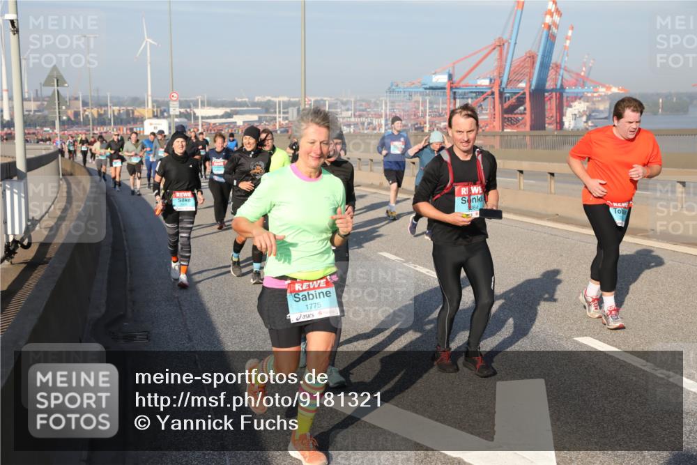 03.10.2025 - Köhlbrandbrückenlauf Yannick Fuchs http://msf.ph/oto/9181321 03.10.2025 08:56:40 Position 2 1775, 384 meine-sportfotos.de