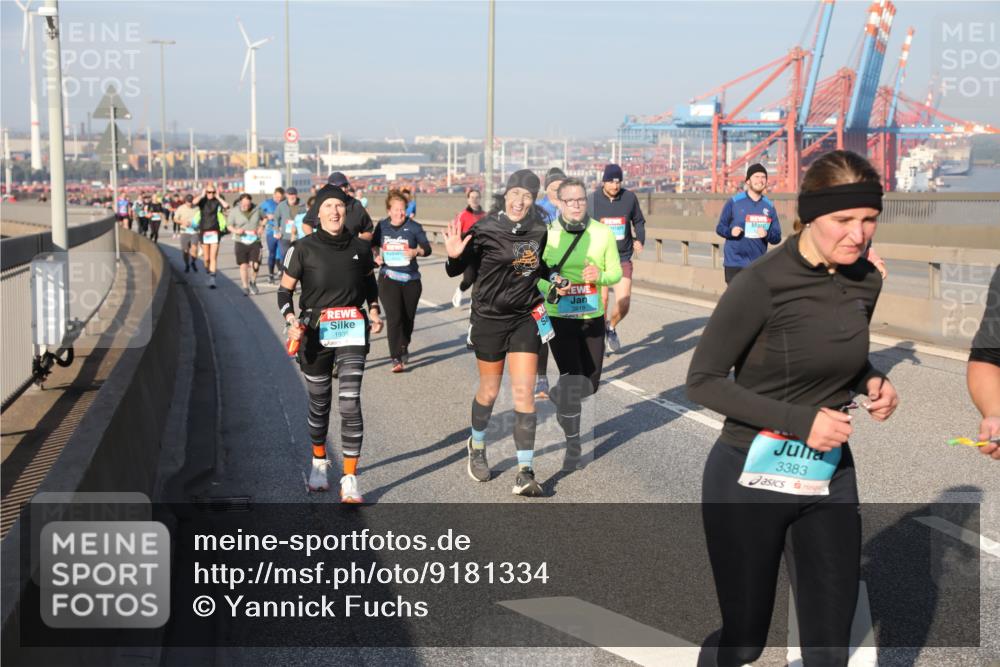 03.10.2025 - Köhlbrandbrückenlauf Yannick Fuchs http://msf.ph/oto/9181334 03.10.2025 08:56:41 Position 2 1935, 2618, 3383 meine-sportfotos.de