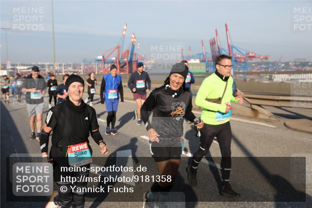 03.10.2025 - Köhlbrandbrückenlauf Yannick Fuchs http://msf.ph/oto/9181358 03.10.2025 08:56:44 Position 2 1935 meine-sportfotos.de
