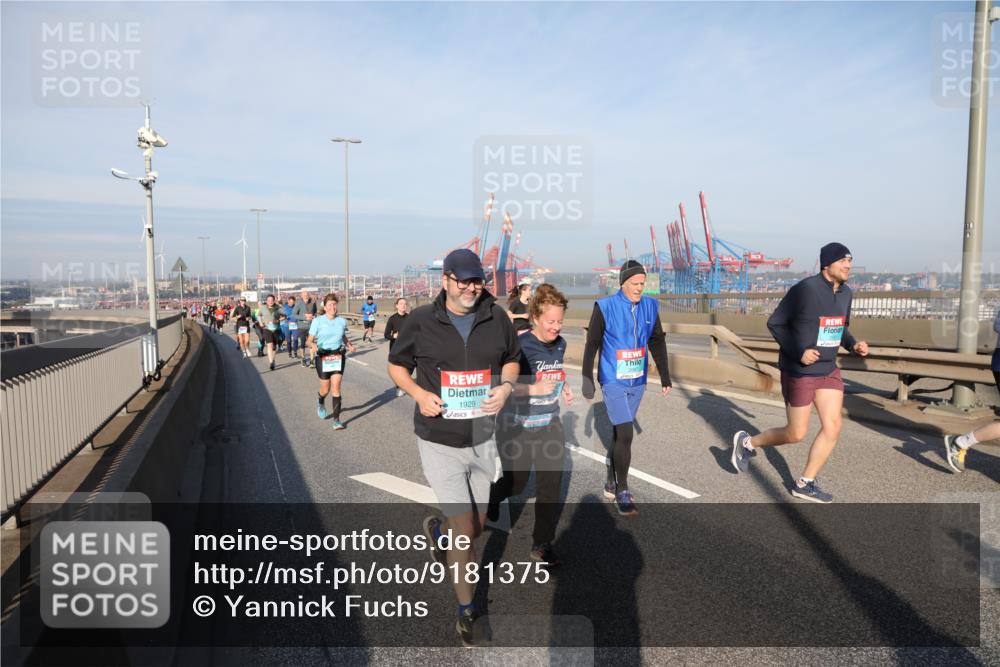 03.10.2025 - Köhlbrandbrückenlauf Yannick Fuchs http://msf.ph/oto/9181375 03.10.2025 08:56:46 Position 2 1929 meine-sportfotos.de