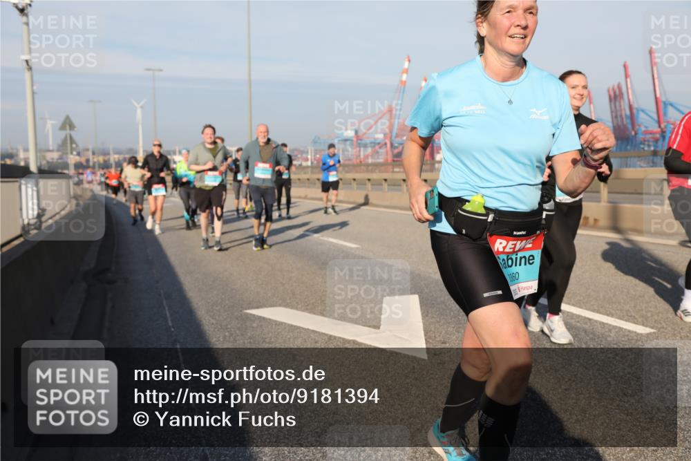 03.10.2025 - Köhlbrandbrückenlauf Yannick Fuchs http://msf.ph/oto/9181394 03.10.2025 08:56:48 Position 2 09, 10, 2015, 3360 meine-sportfotos.de