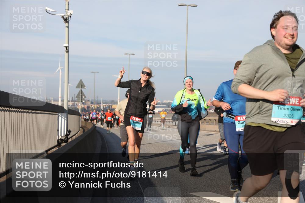 03.10.2025 - Köhlbrandbrückenlauf Yannick Fuchs http://msf.ph/oto/9181414 03.10.2025 08:56:51 Position 2 45, 23, 2326 meine-sportfotos.de