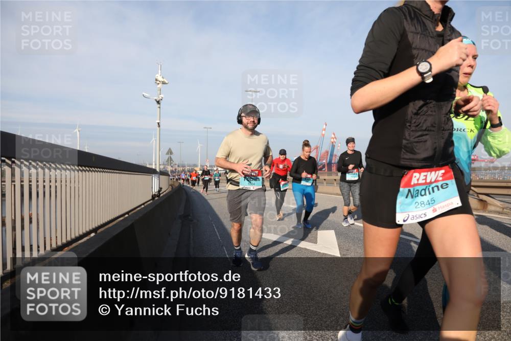 03.10.2025 - Köhlbrandbrückenlauf Yannick Fuchs http://msf.ph/oto/9181433 03.10.2025 08:56:54 Position 2 1004, 2845 meine-sportfotos.de