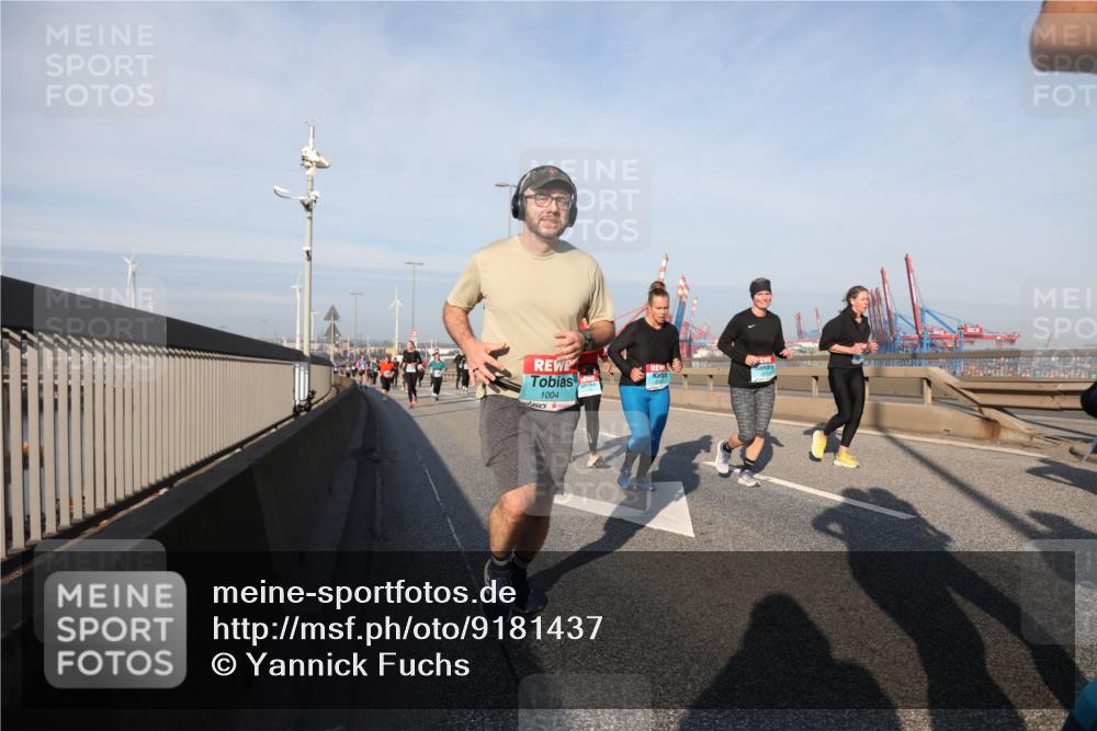03.10.2025 - Köhlbrandbrückenlauf Yannick Fuchs http://msf.ph/oto/9181437 03.10.2025 08:56:54 Position 2 1004 meine-sportfotos.de