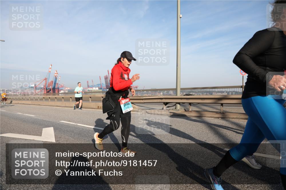 03.10.2025 - Köhlbrandbrückenlauf Yannick Fuchs http://msf.ph/oto/9181457 03.10.2025 08:56:57 Position 2 3054 meine-sportfotos.de