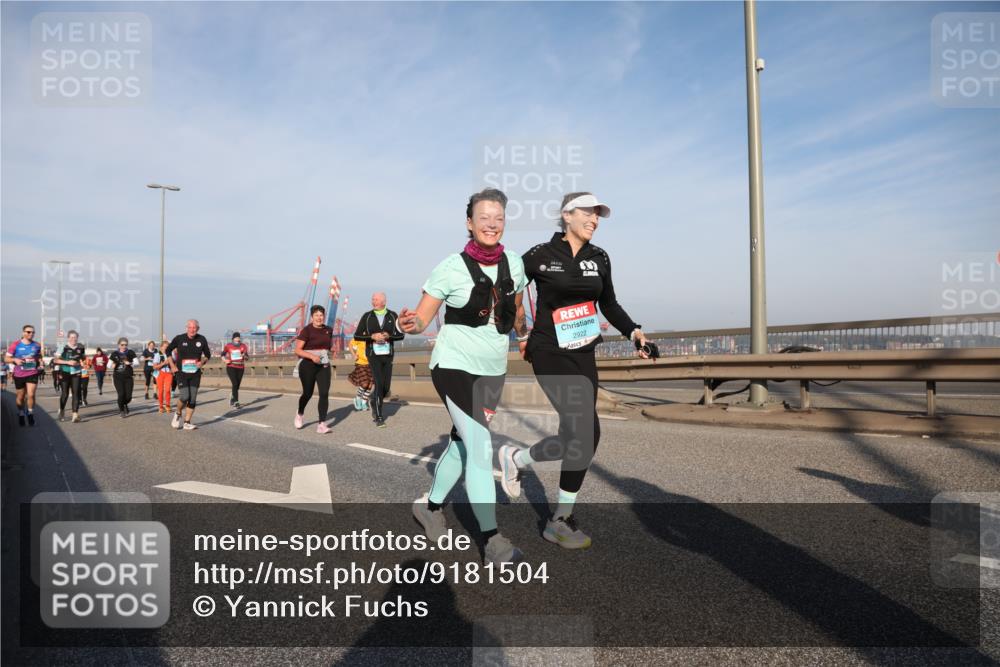 03.10.2025 - Köhlbrandbrückenlauf Yannick Fuchs http://msf.ph/oto/9181504 03.10.2025 08:57:06 Position 2 2922 meine-sportfotos.de
