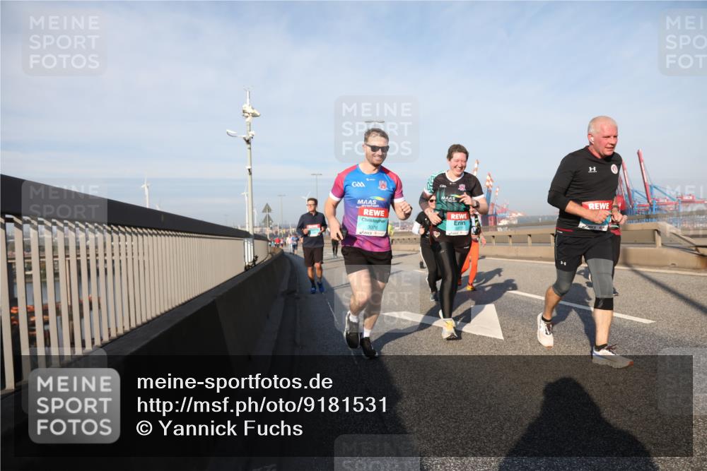 03.10.2025 - Köhlbrandbrückenlauf Yannick Fuchs http://msf.ph/oto/9181531 03.10.2025 08:57:10 Position 2 3076, 3077 meine-sportfotos.de