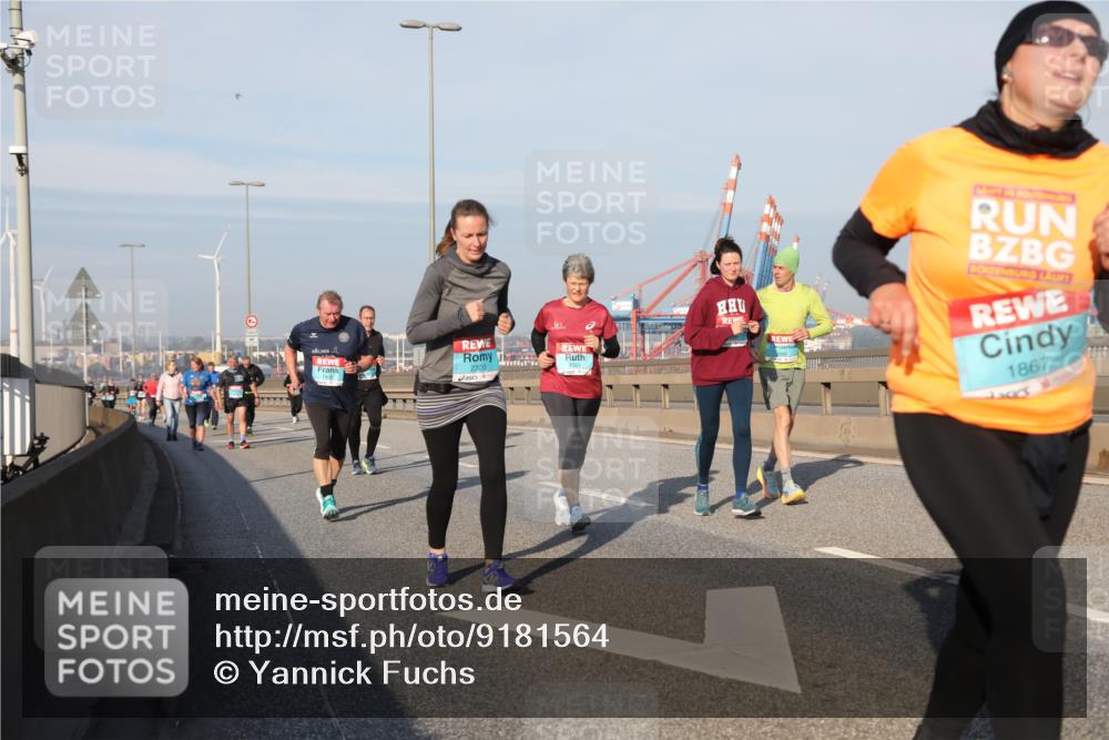 03.10.2025 - Köhlbrandbrückenlauf Yannick Fuchs http://msf.ph/oto/9181564 03.10.2025 08:57:15 Position 2 2320, 1097, 1867 meine-sportfotos.de