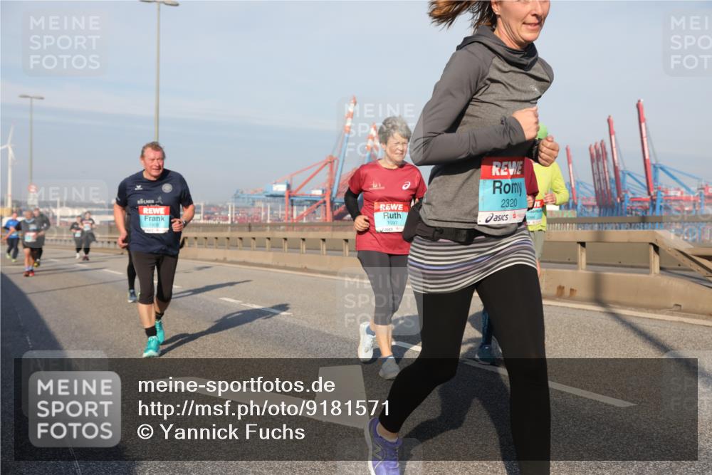 03.10.2025 - Köhlbrandbrückenlauf Yannick Fuchs http://msf.ph/oto/9181571 03.10.2025 08:57:16 Position 2 1908, 1097, 2320 meine-sportfotos.de