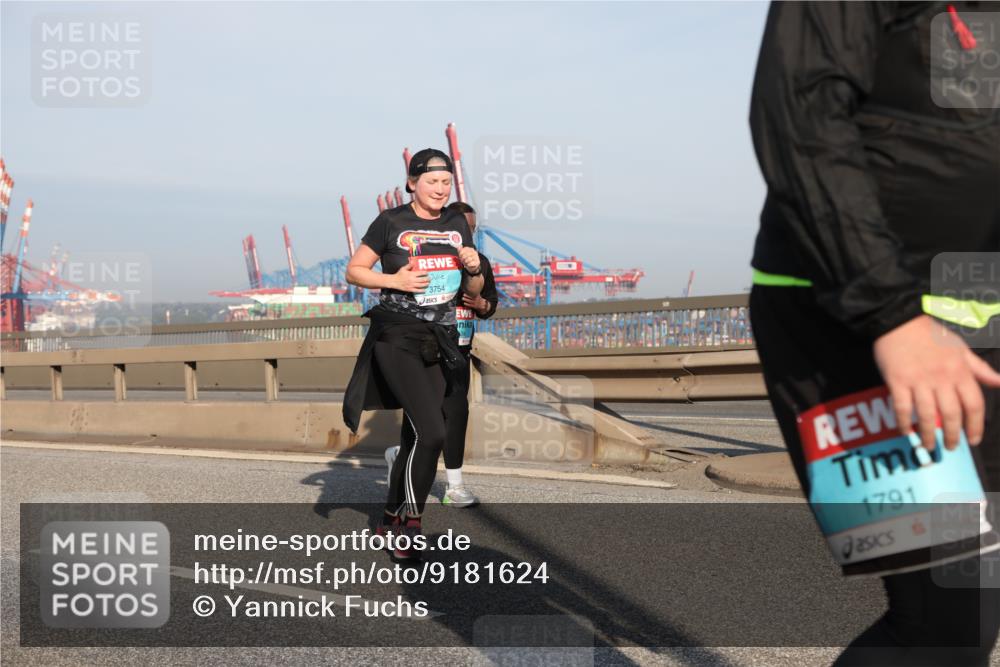 03.10.2025 - Köhlbrandbrückenlauf Yannick Fuchs http://msf.ph/oto/9181624 03.10.2025 08:57:30 Position 2 3754, 1791 meine-sportfotos.de
