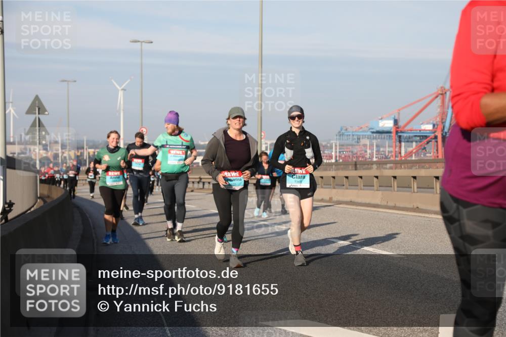 03.10.2025 - Köhlbrandbrückenlauf Yannick Fuchs http://msf.ph/oto/9181655 03.10.2025 08:57:38 Position 2 970, 1969 meine-sportfotos.de
