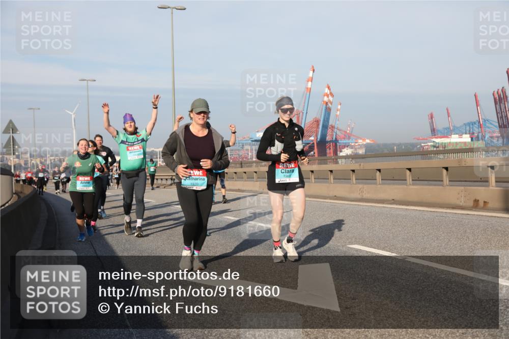 03.10.2025 - Köhlbrandbrückenlauf Yannick Fuchs http://msf.ph/oto/9181660 03.10.2025 08:57:40 Position 2 1970, 1969 meine-sportfotos.de