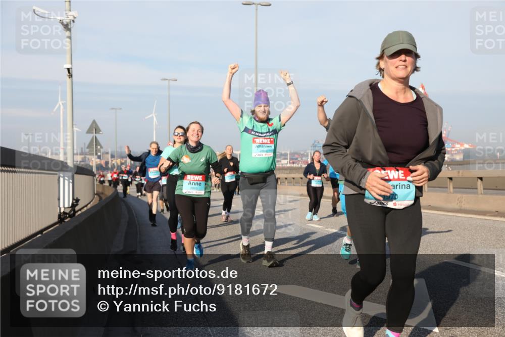 03.10.2025 - Köhlbrandbrückenlauf Yannick Fuchs http://msf.ph/oto/9181672 03.10.2025 08:57:41 Position 2 2865, 83, 2864, 1970 meine-sportfotos.de