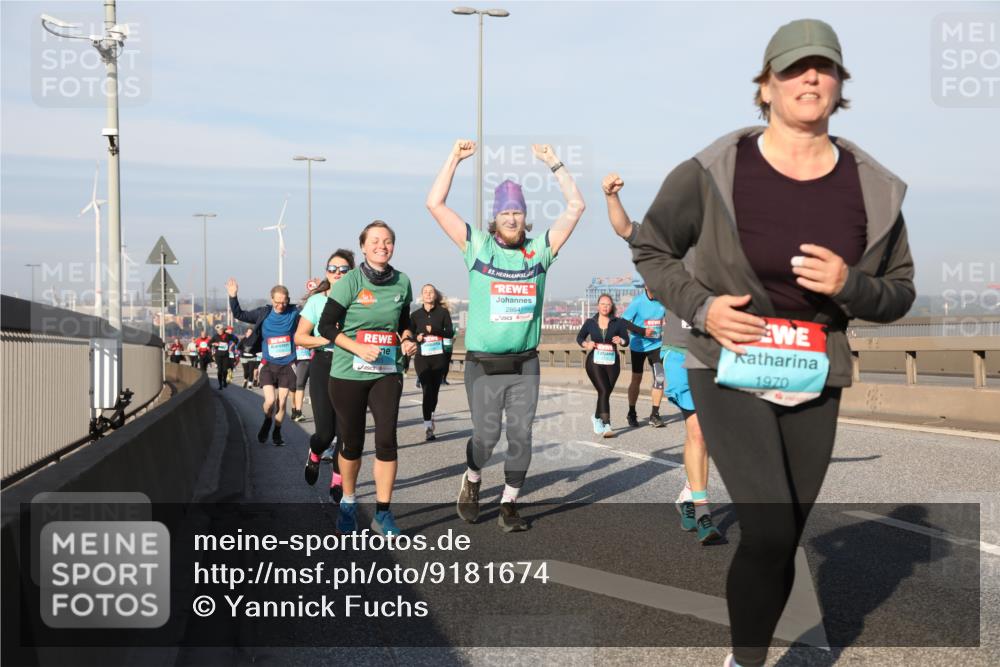 03.10.2025 - Köhlbrandbrückenlauf Yannick Fuchs http://msf.ph/oto/9181674 03.10.2025 08:57:41 Position 2 53, 2864, 1970 meine-sportfotos.de