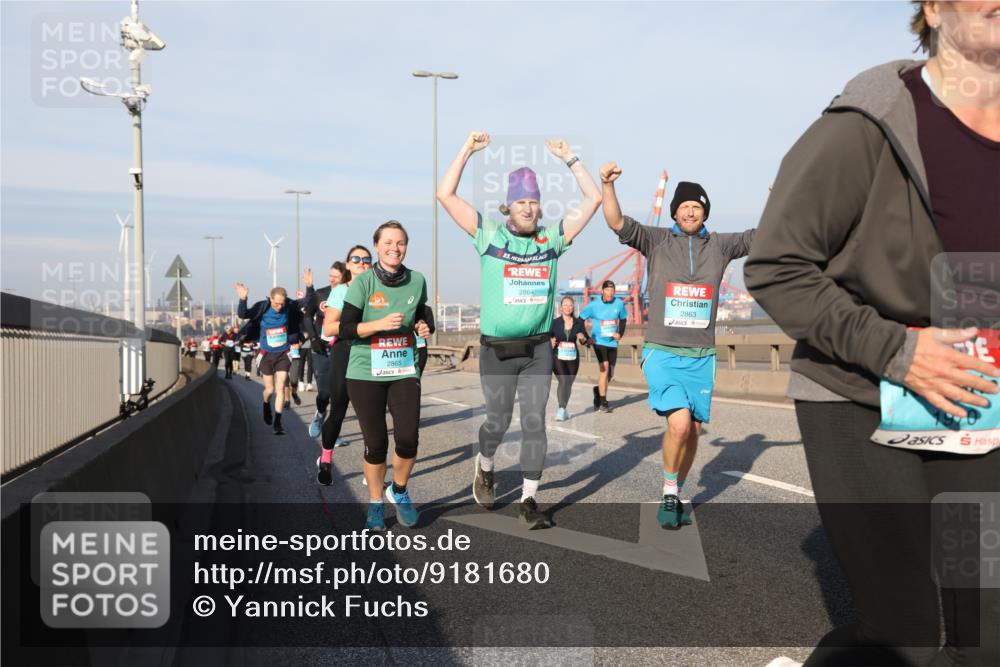 03.10.2025 - Köhlbrandbrückenlauf Yannick Fuchs http://msf.ph/oto/9181680 03.10.2025 08:57:42 Position 2 2865, 53, 2864, 2863 meine-sportfotos.de