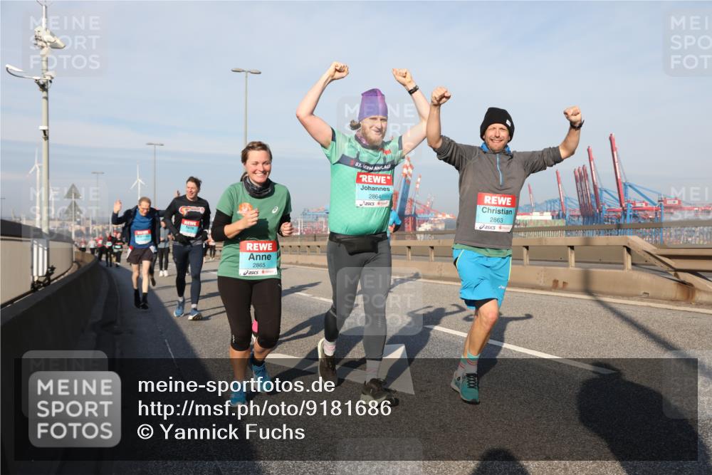 03.10.2025 - Köhlbrandbrückenlauf Yannick Fuchs http://msf.ph/oto/9181686 03.10.2025 08:57:43 Position 2 2865, 53, 2864, 2863 meine-sportfotos.de