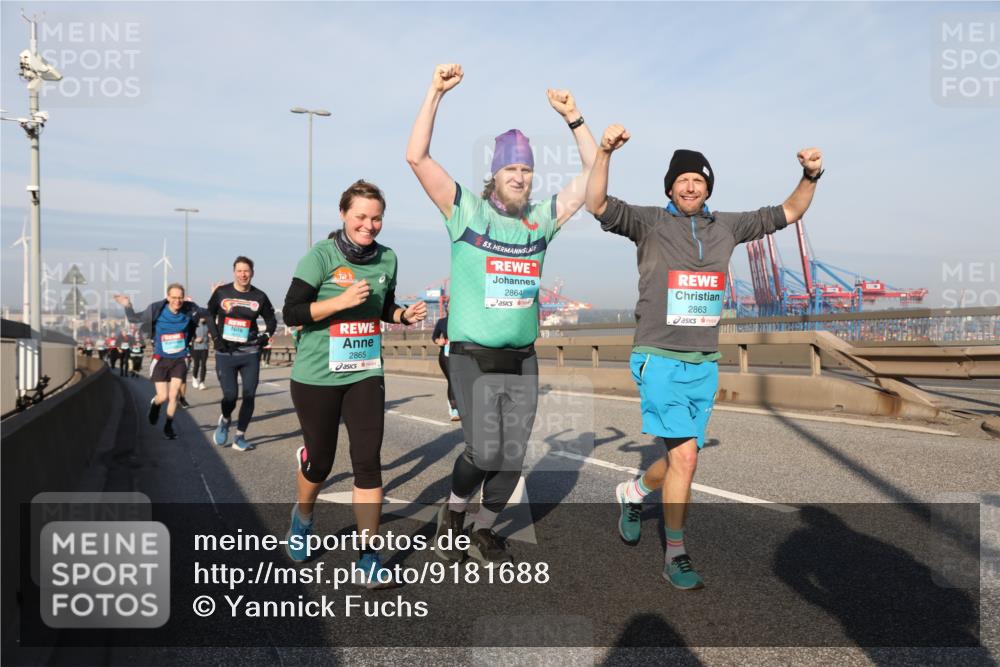 03.10.2025 - Köhlbrandbrückenlauf Yannick Fuchs http://msf.ph/oto/9181688 03.10.2025 08:57:43 Position 2 2865, 53, 2864, 2863 meine-sportfotos.de