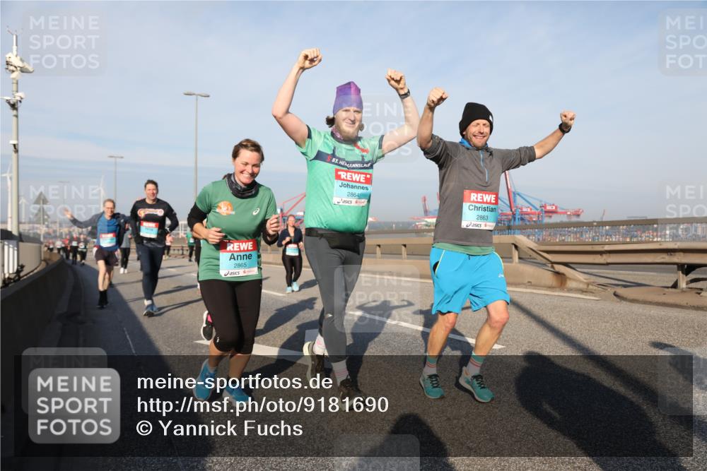 03.10.2025 - Köhlbrandbrückenlauf Yannick Fuchs http://msf.ph/oto/9181690 03.10.2025 08:57:43 Position 2 2865, 53, 2864, 2863 meine-sportfotos.de