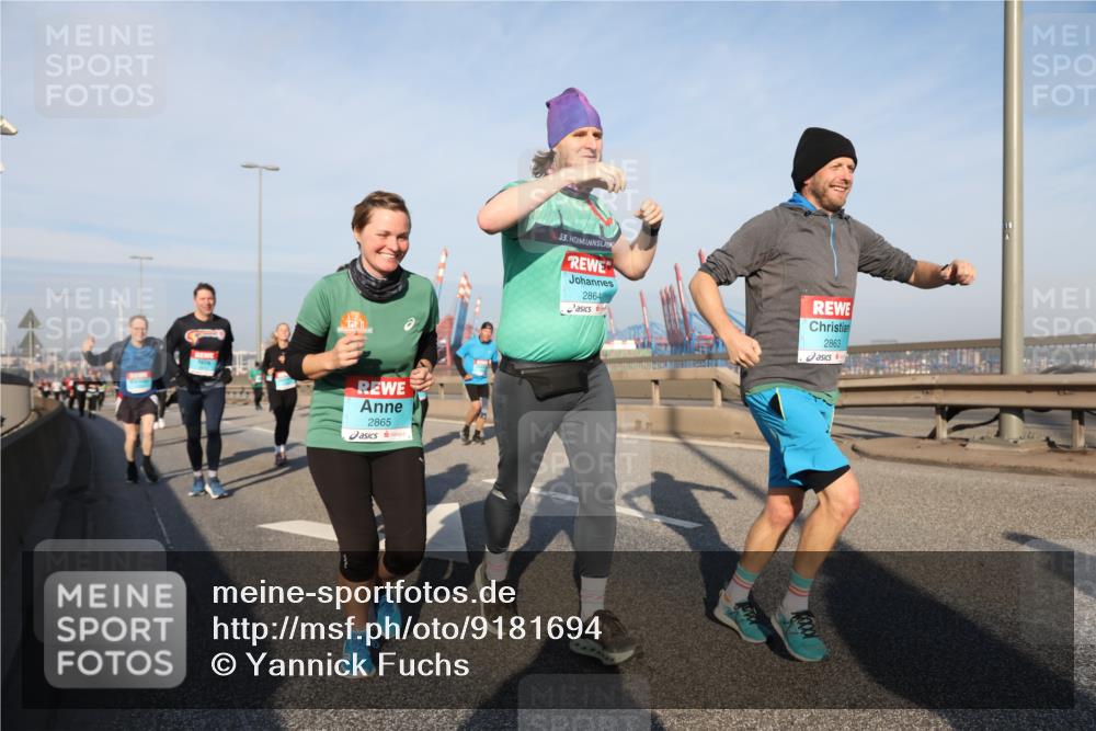 03.10.2025 - Köhlbrandbrückenlauf Yannick Fuchs http://msf.ph/oto/9181694 03.10.2025 08:57:43 Position 2 2865, 53, 2864, 2863 meine-sportfotos.de