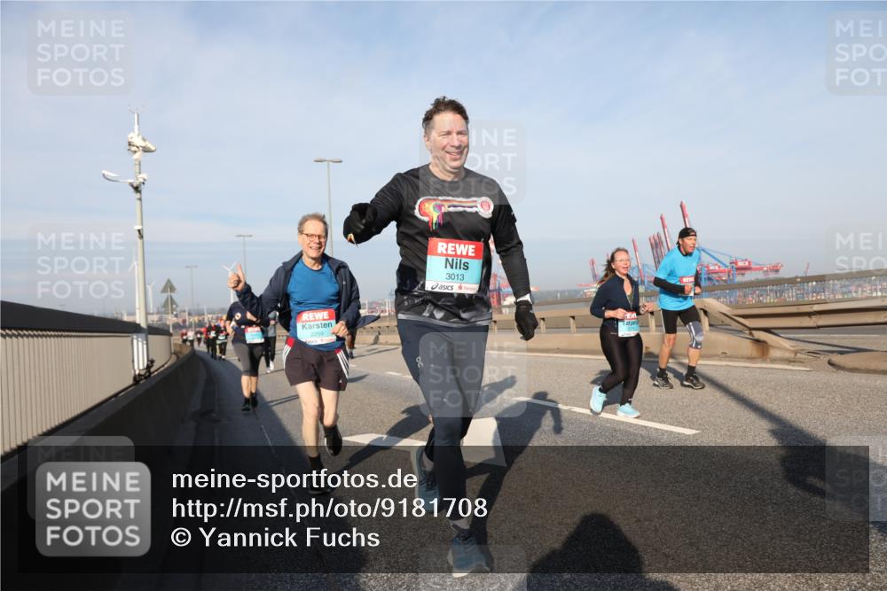 03.10.2025 - Köhlbrandbrückenlauf Yannick Fuchs http://msf.ph/oto/9181708 03.10.2025 08:57:45 Position 2 2259, 3013 meine-sportfotos.de