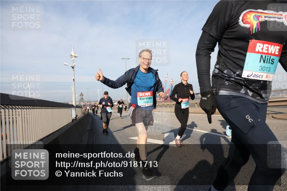 03.10.2025 - Köhlbrandbrückenlauf Yannick Fuchs http://msf.ph/oto/9181713 03.10.2025 08:57:46 Position 2 2259, 3013 meine-sportfotos.de