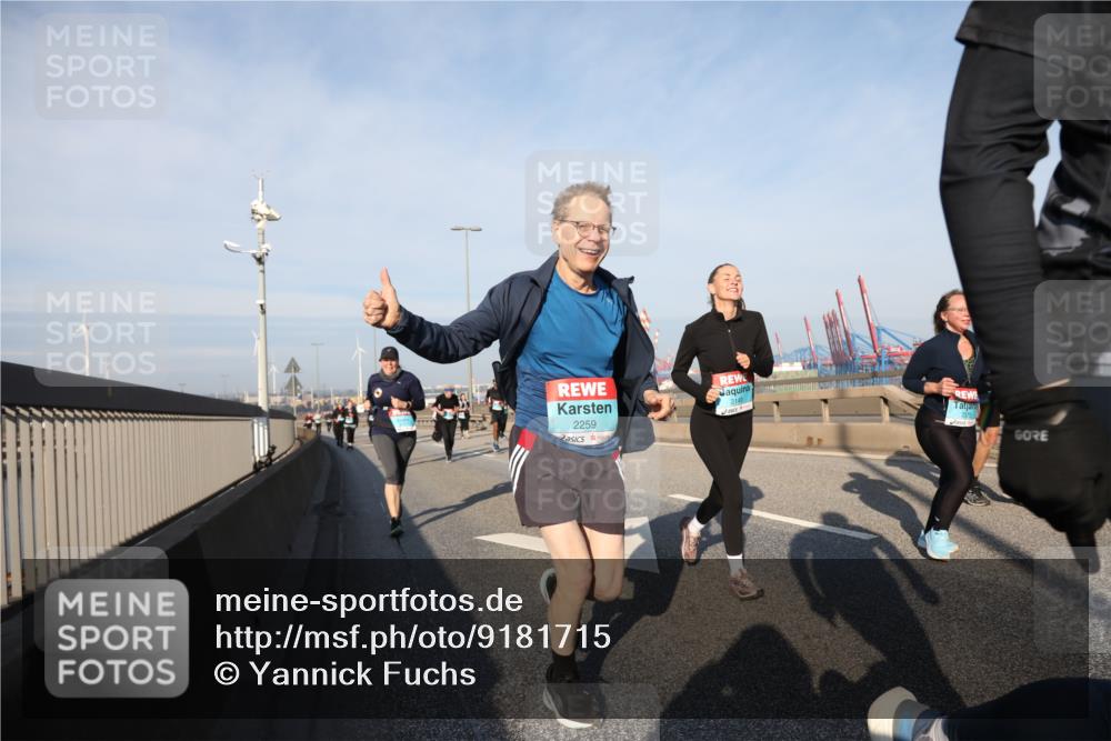 03.10.2025 - Köhlbrandbrückenlauf Yannick Fuchs http://msf.ph/oto/9181715 03.10.2025 08:57:46 Position 2 2259, 2149, 2375 meine-sportfotos.de