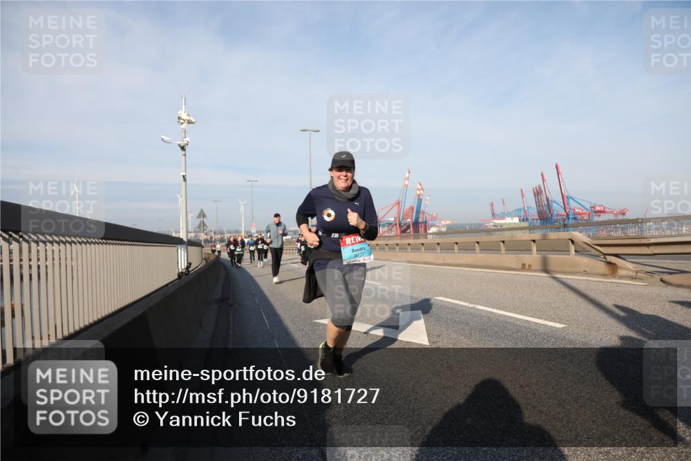 03.10.2025 - Köhlbrandbrückenlauf Yannick Fuchs http://msf.ph/oto/9181727 03.10.2025 08:57:47 Position 2 3737 meine-sportfotos.de