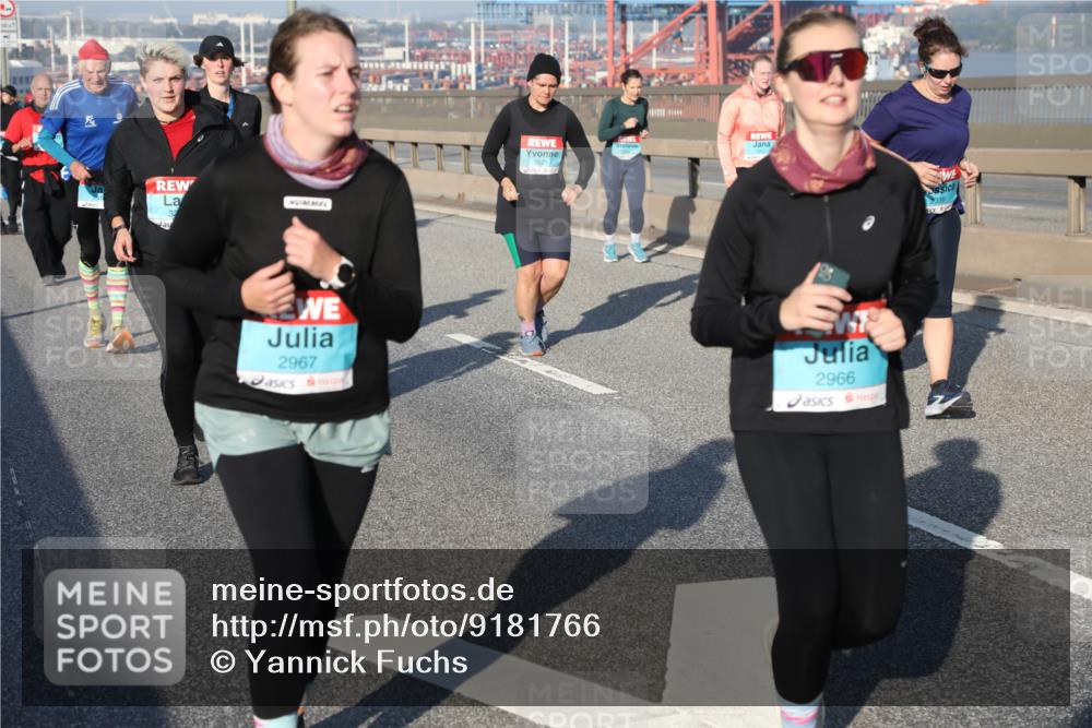 03.10.2025 - Köhlbrandbrückenlauf Yannick Fuchs http://msf.ph/oto/9181766 03.10.2025 08:57:56 Position 2 3, 2967, 2621, 2966 meine-sportfotos.de