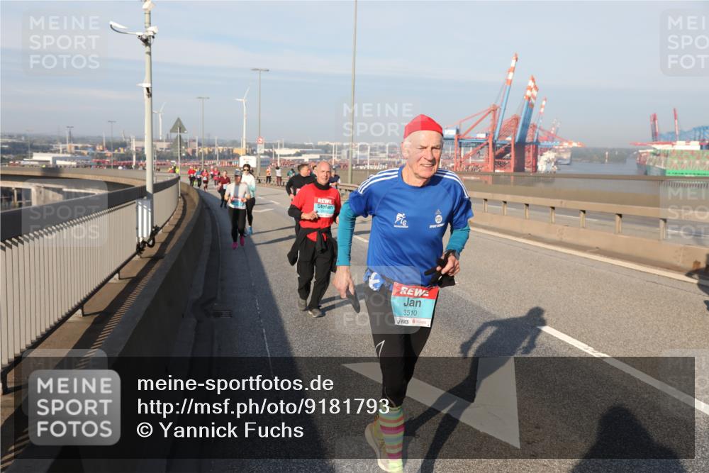 03.10.2025 - Köhlbrandbrückenlauf Yannick Fuchs http://msf.ph/oto/9181793 03.10.2025 08:58:01 Position 2 3510 meine-sportfotos.de